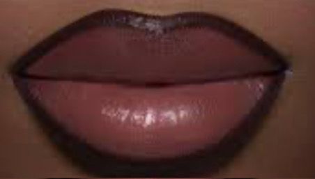 HOT VYBZ ( dark brown liner )